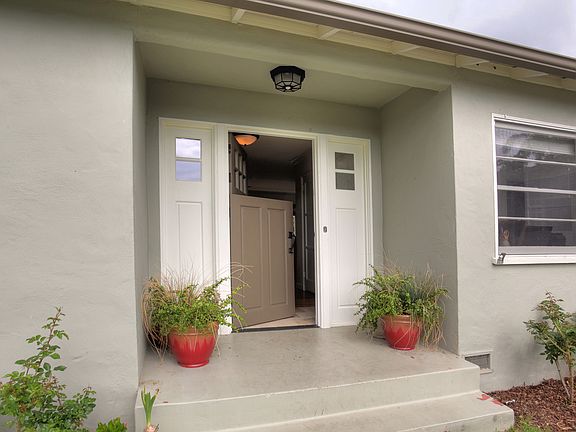 3rd image of 1398 Vallecito Pl