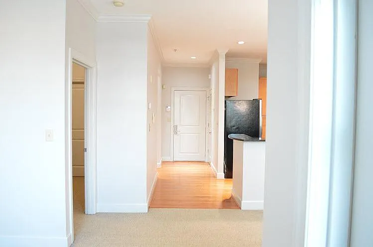 155 E Broad St #307 — Photo 2