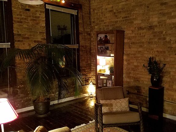 5th image of 1551 N Orleans St APT 3W