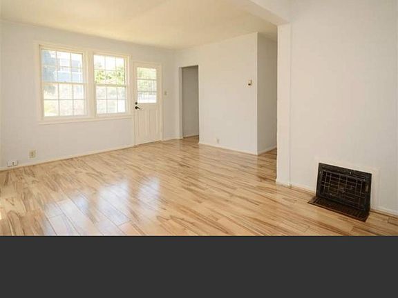 3rd image of 2279 Sacramento St