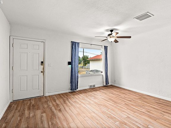 3rd image of 3003 River Rd