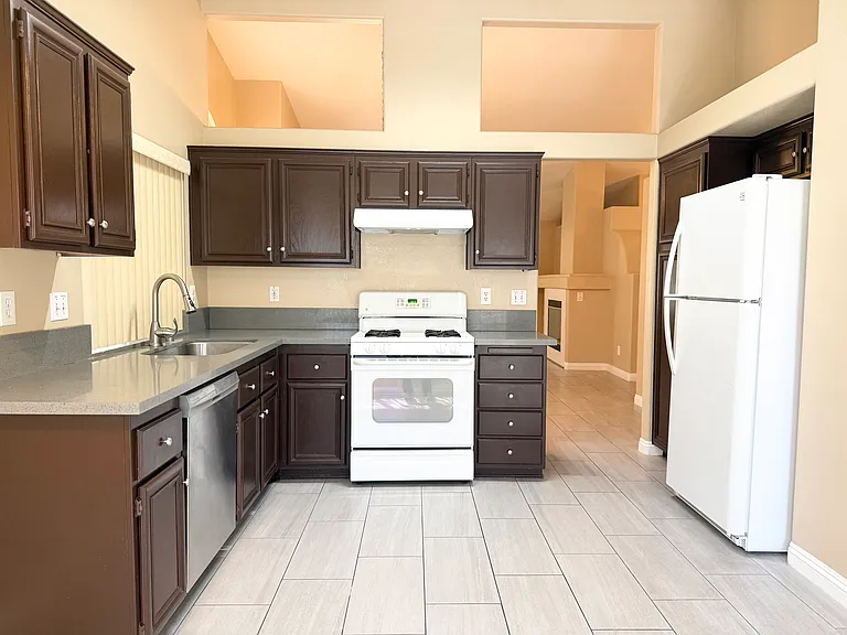 3568 Summerday Ct — Photo 6