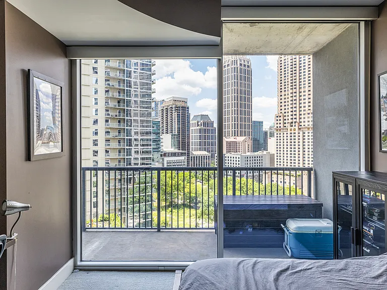 1080 Peachtree St NE #1201 — Photo 9