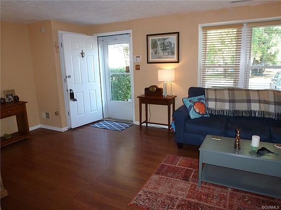 3rd image of 4930 Finnegan Ct