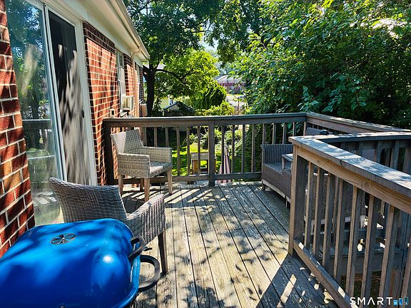 4th image of 125 Lawn Avenue #B6