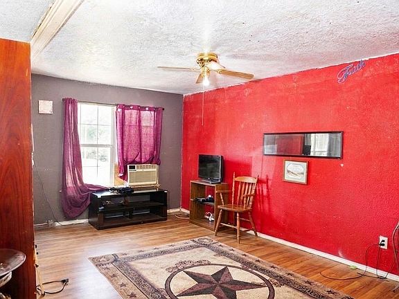 5th image of 502 N 10th St