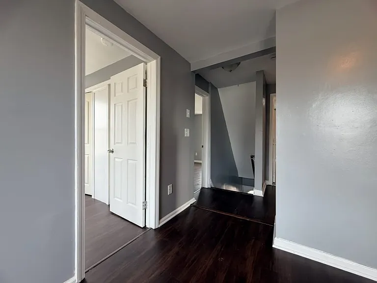 26 Clarence St #2 — Photo 11