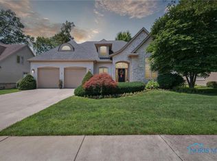 114 Pine Valley Rd, Holland, OH 43528