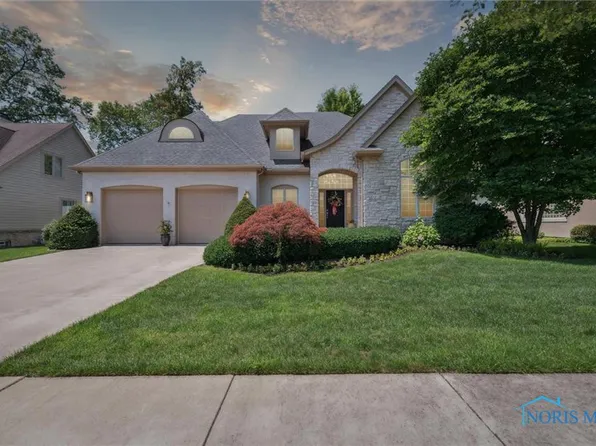 114 Pine Valley Rd, Holland, OH 43528