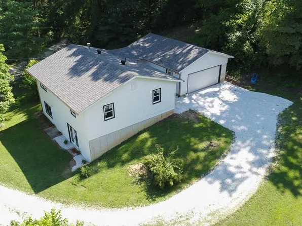 15973 Pellikan Ln, Grafton, IL 62037