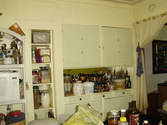 4th image of 950 10th St