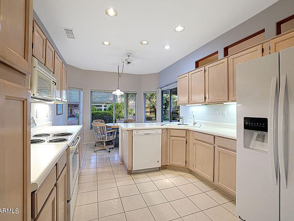 3rd image of 22211 N CHEYENNE Drive