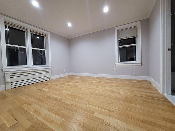 5th image of 90-10 34th Ave Unit 6I