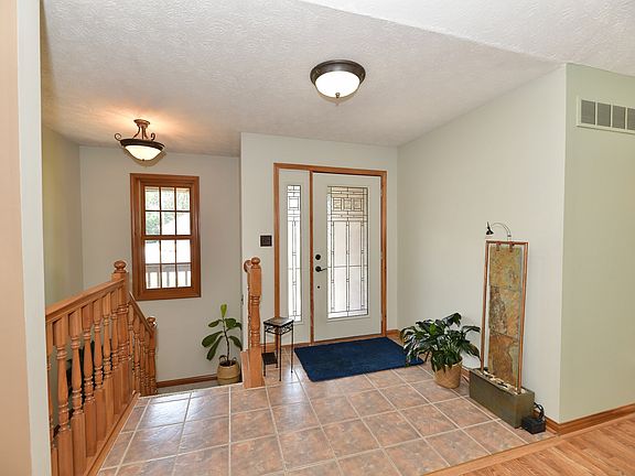 4th image of 7004 Peacock Ct