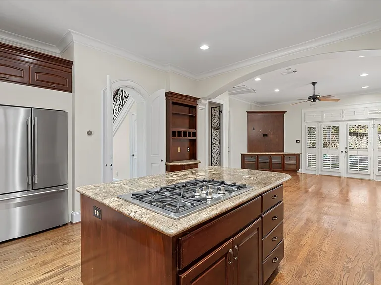 1505 Potomac Dr — Photo 12