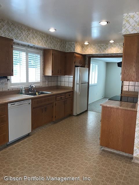 1st image of 1121 Werth Ave