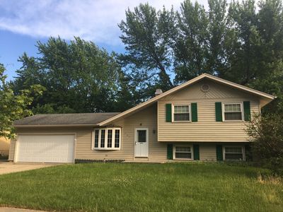 727 Dartmoor Dr, Crystal Lake, IL, 60014