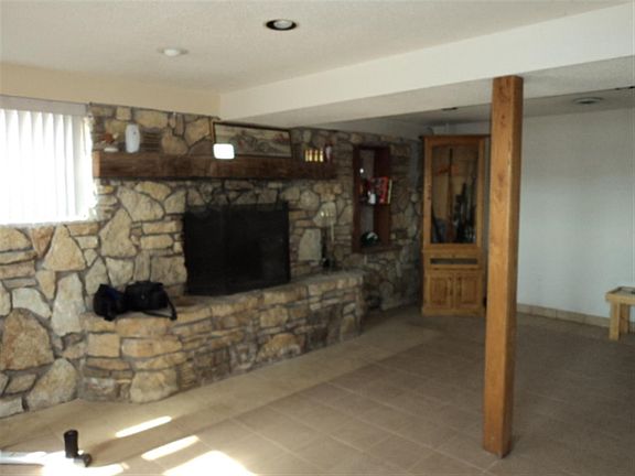 4th image of 25681 Bovee Ln