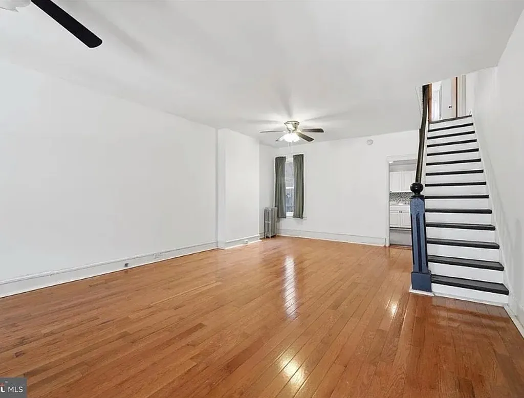 3 bed, 1300 sqft, $2,400 — Photo 3