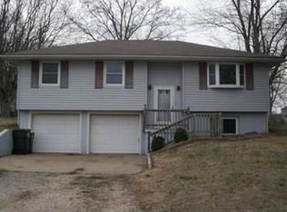 207 Emile St, Lansing, KS 66043