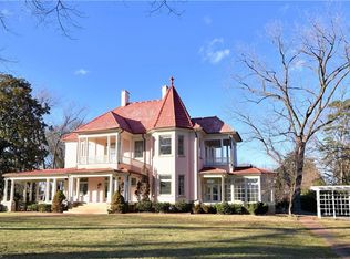 506 W Hunter St, Madison, NC 27025