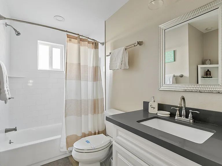 3231 E Cambridge Ave #A — Photo 45