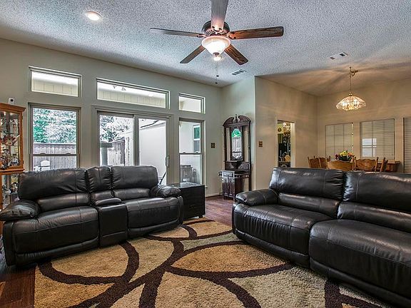 5th image of 8635 Westfield Dr