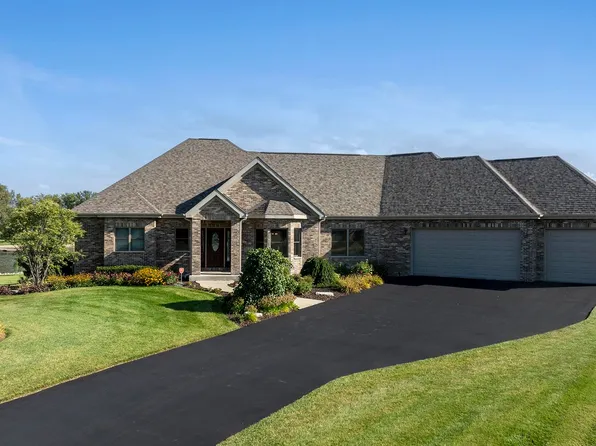 1285 Summerland Ky, Machesney Park, IL 61103