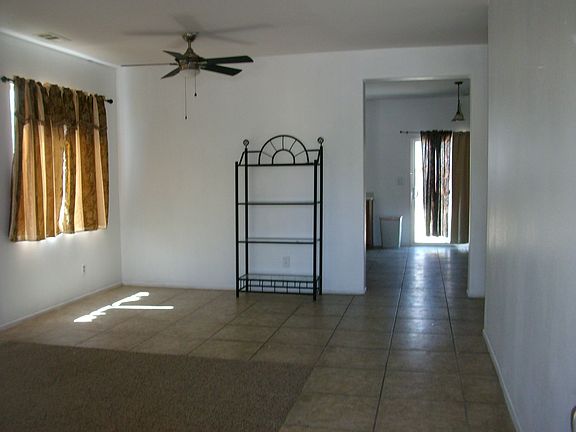 2nd image of 1689 Garden Ln