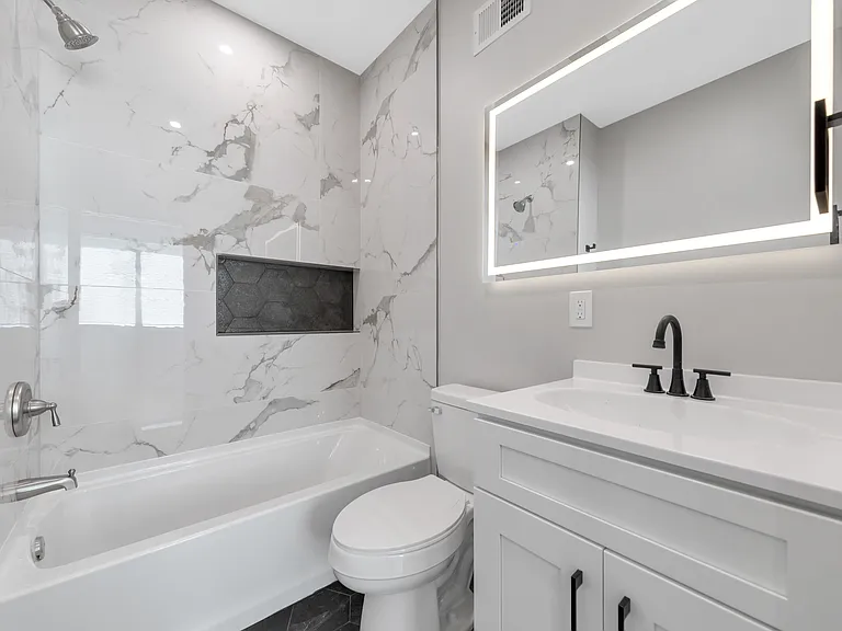 2635 W Sterner St — Photo 5