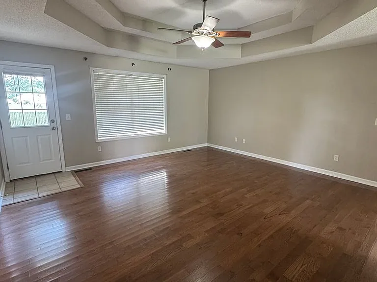 509 S Whippoorwill Dr — Photo 5