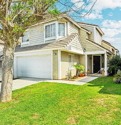 16230 Trailwinds Dr Photo 1