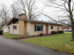112 N Sherwood Ave, Plainwell, MI 49080