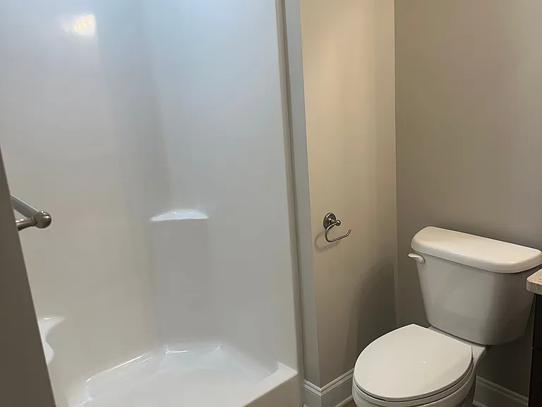 528 Bellingham Dr NE — Photo 8