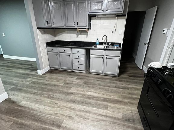 2nd image of 800 Hilock Rd