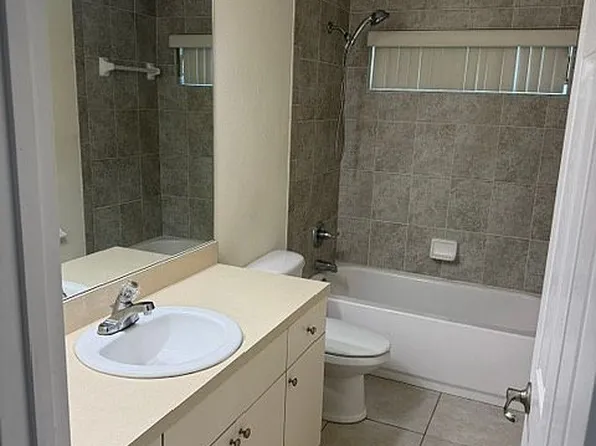 2008 Umbrella Tree Dr, Edgewater, FL 32141