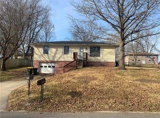 504 S Beech St, Savannah, MO 64485