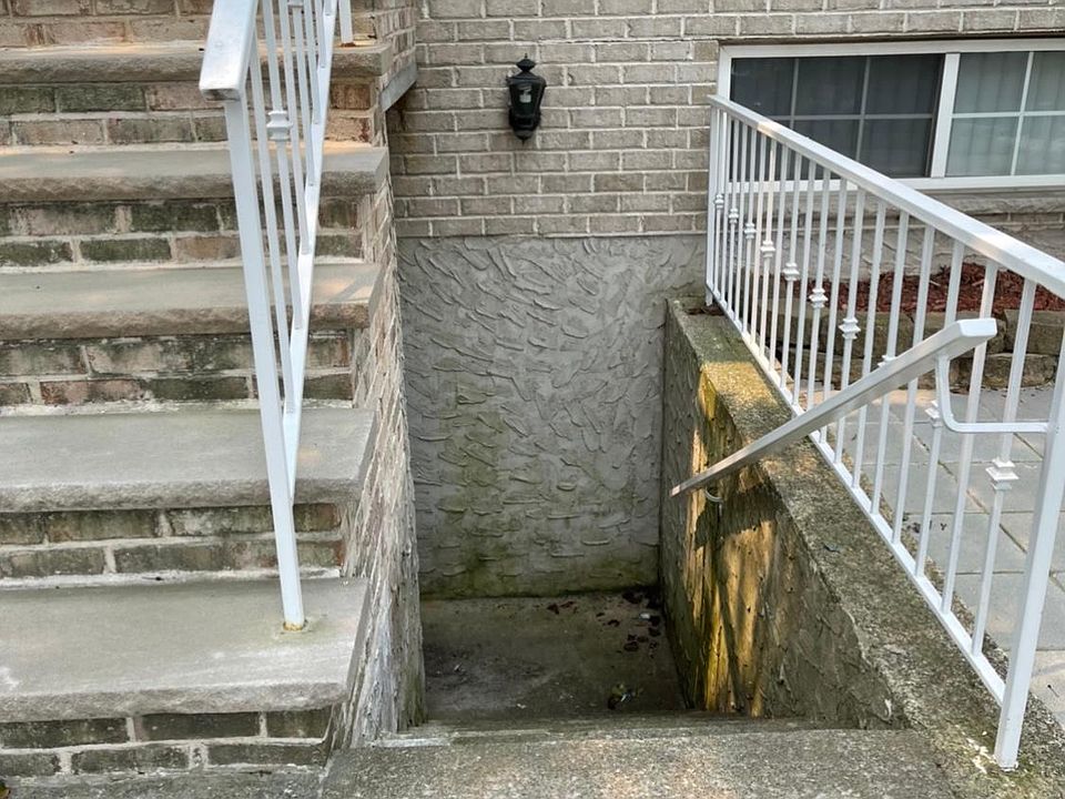 1st image of 10 Trina Ln Floor Basement