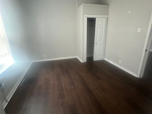 4th image of 3016 California Ave