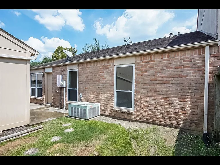 10650 Bexley Dr — Photo 18