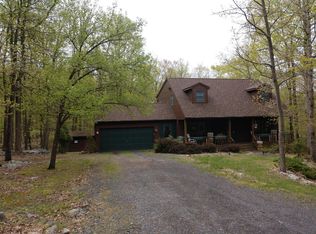 100 E Lake Valley Dr, Hazle Township, PA 18202