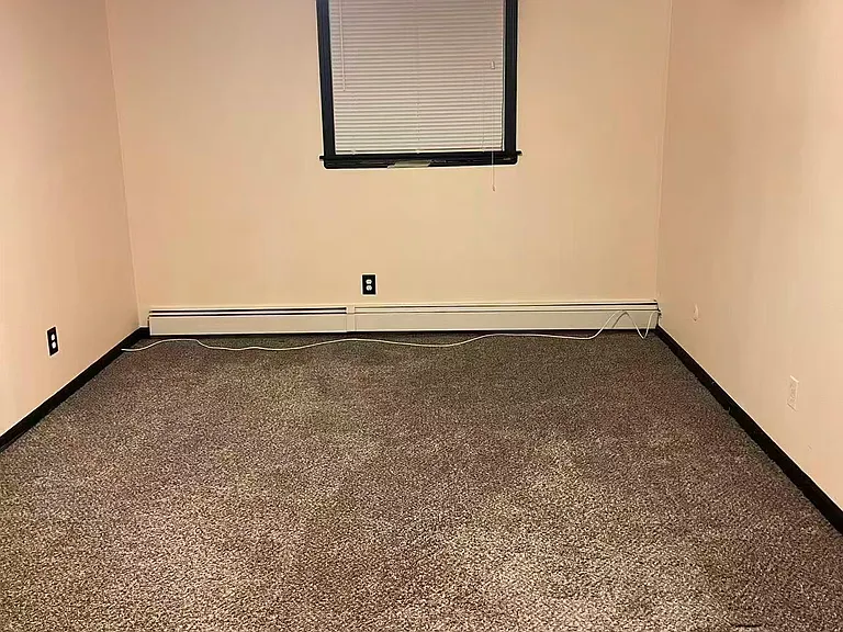136 Sunshine Dr — Photo 3