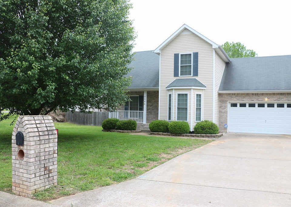 1st image of 990 Hedge Apple Dr