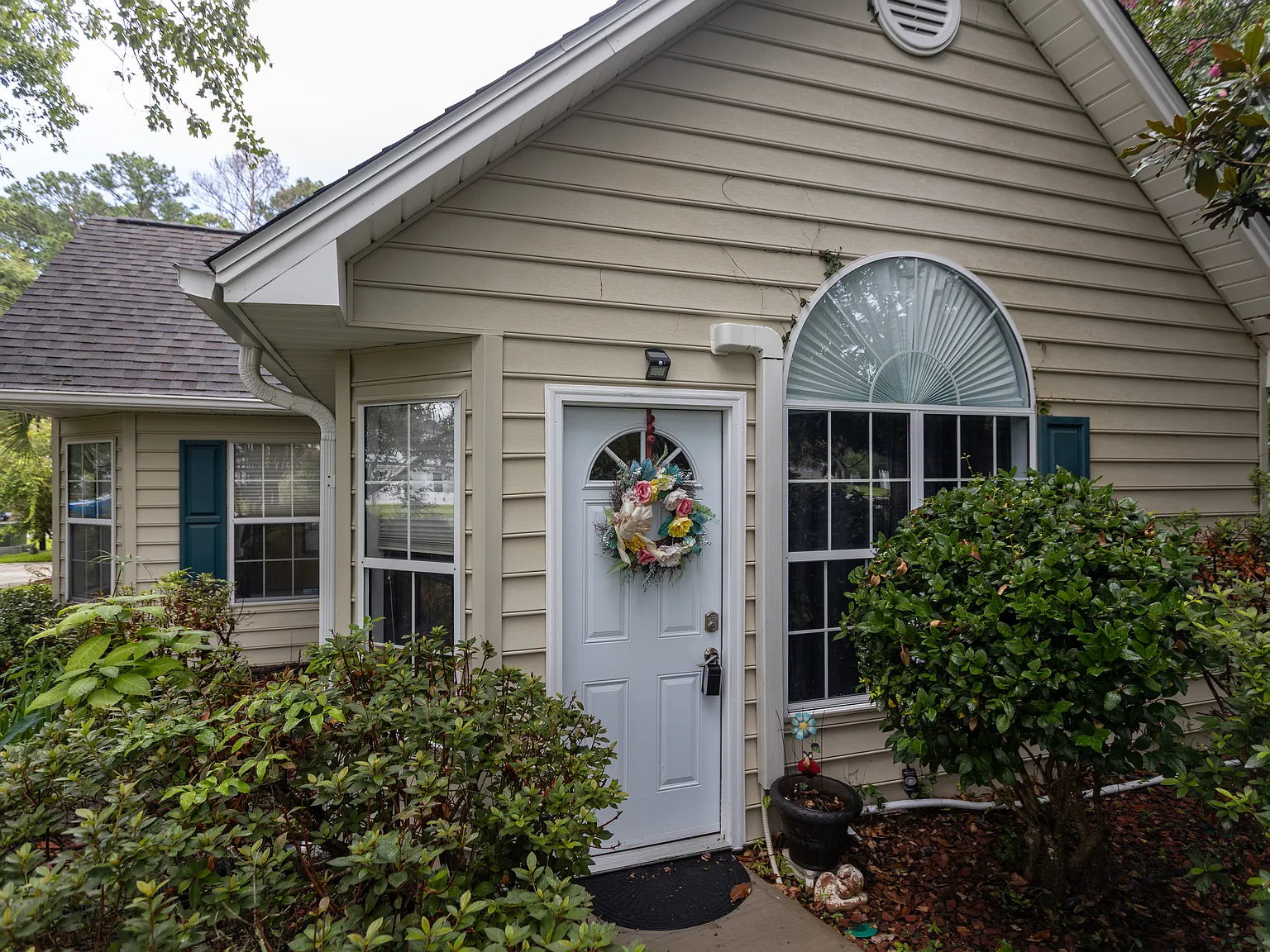 1 bed, 400 sqft, $1,100 — Photo 1