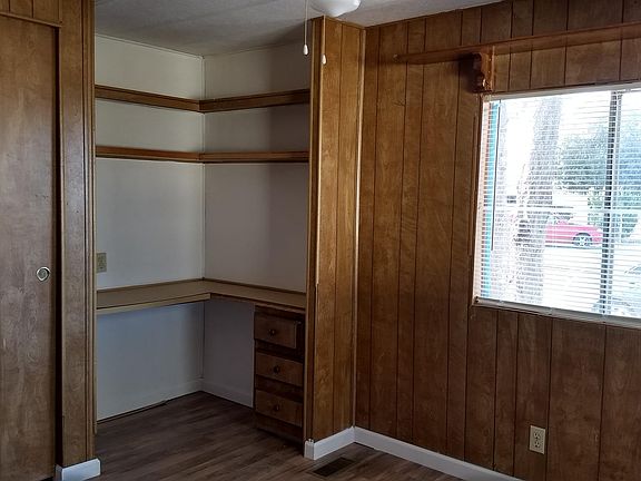 Bathroom with built in bookcase