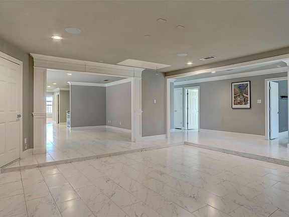 4th image of 1409 Waterford Dr