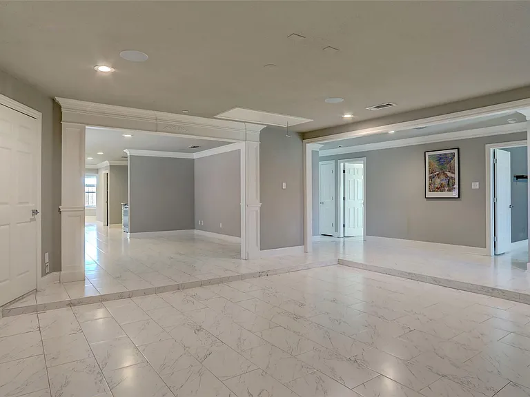 1409 Waterford Dr — Photo 4