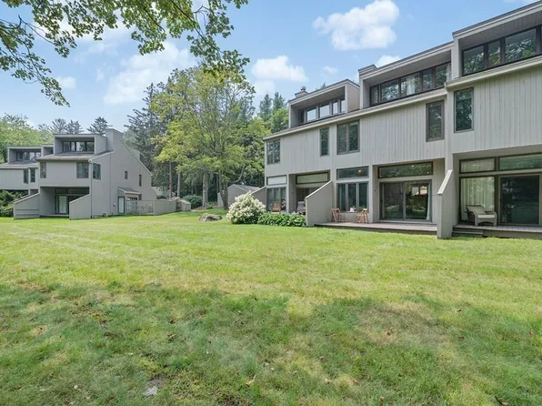 58 Mill Pond #58, North Andover, MA 01845
