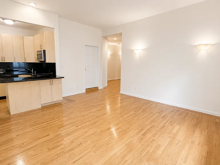 210 W 94th St #4E — Photo 3