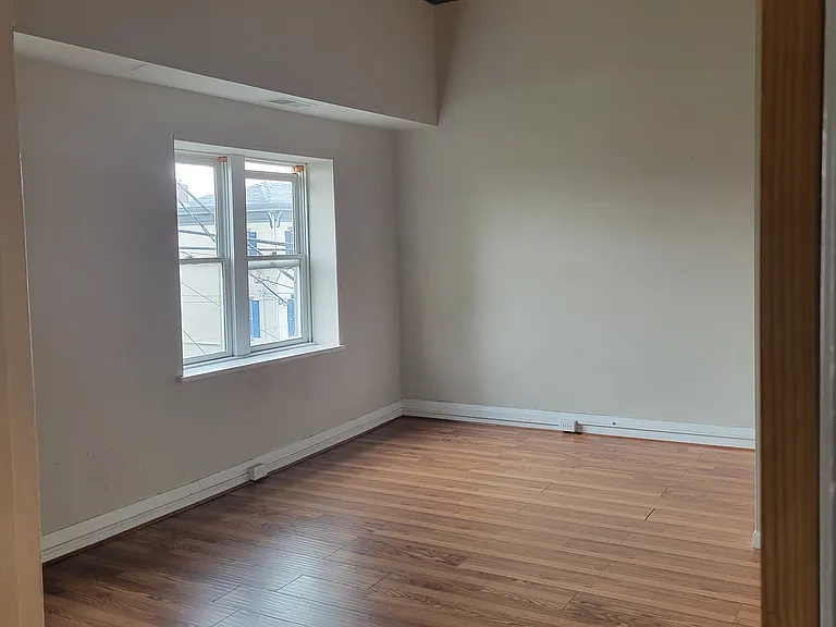 131 E Philadelphia Ave — Photo 6